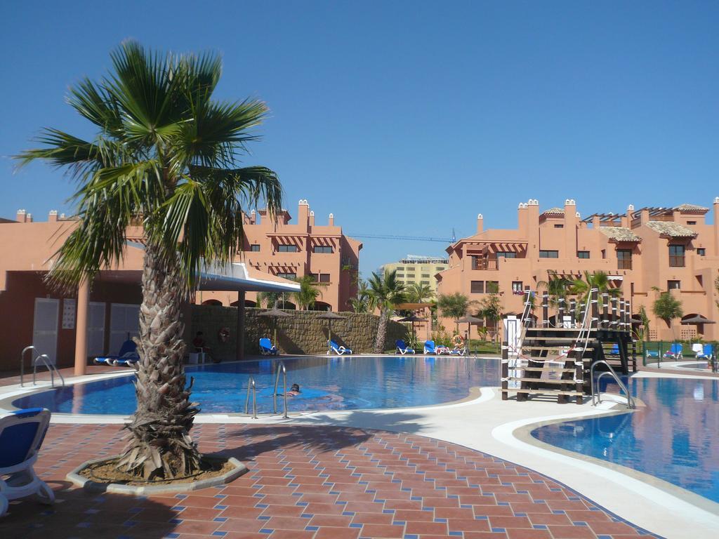 Hacienda Del Sol Apartment Estepona Exterior photo