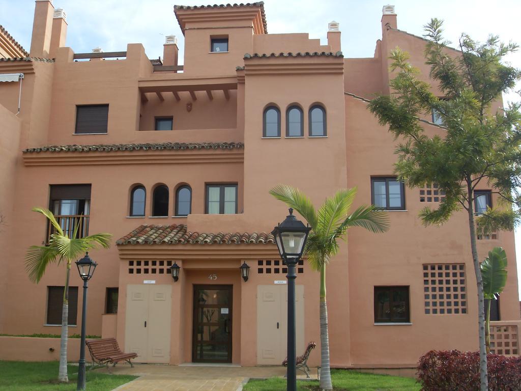 Hacienda Del Sol Apartment Estepona Exterior photo