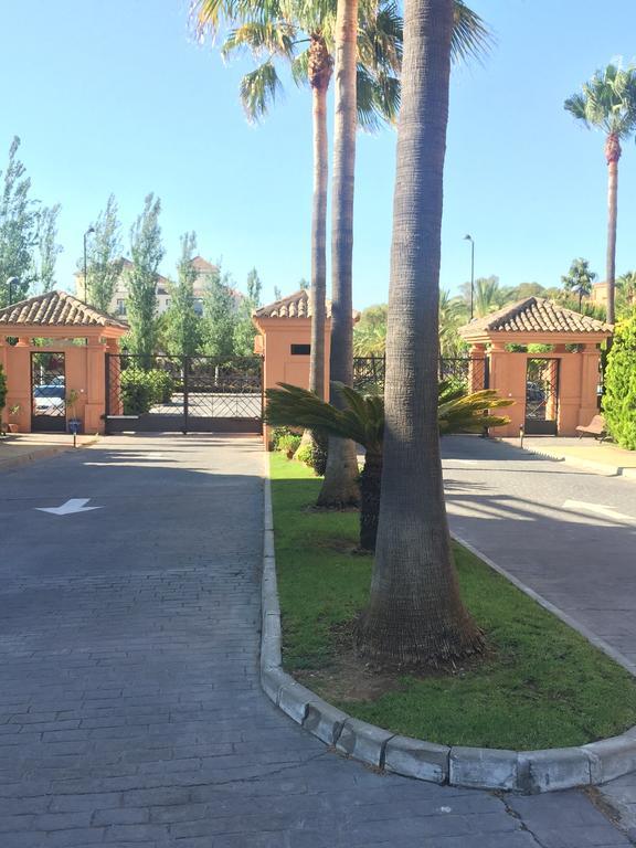 Hacienda Del Sol Apartment Estepona Exterior photo